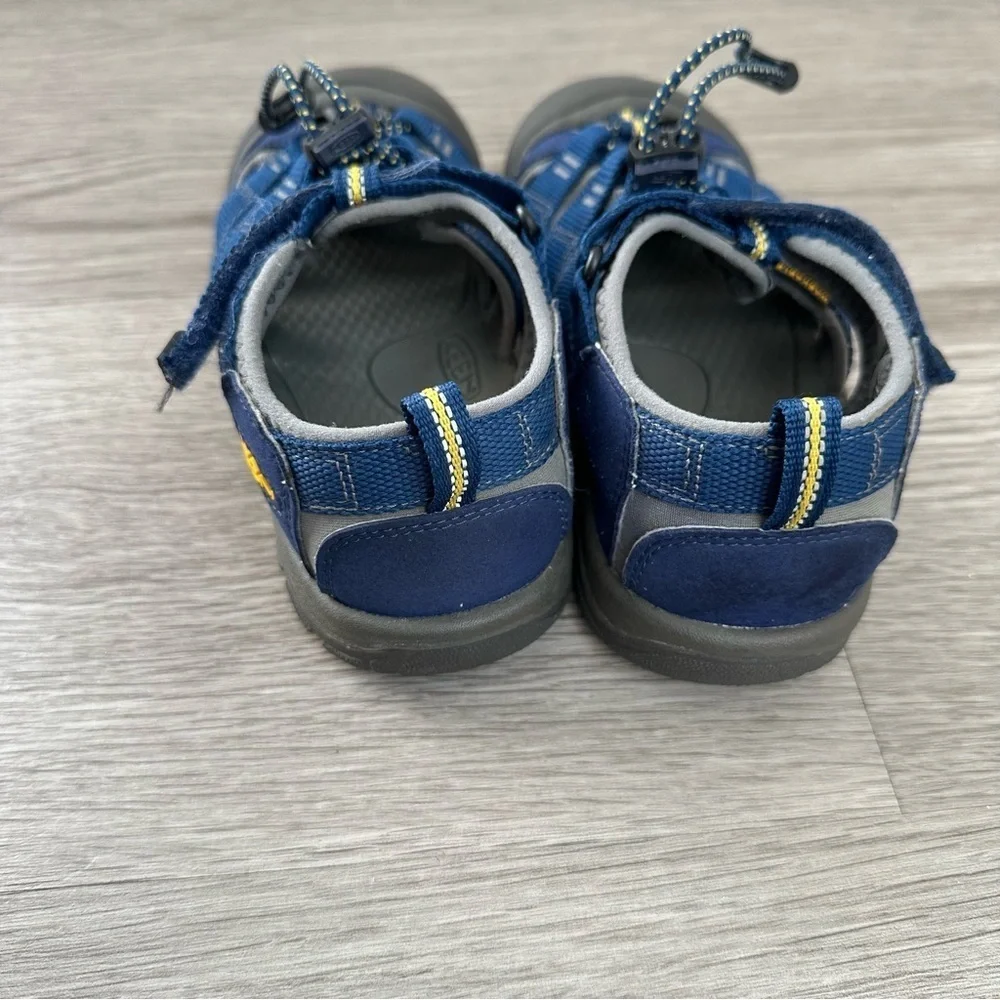 Keen boys strap sandals